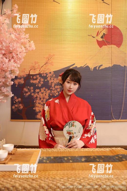 秀人网-兜豆靓Youlina 秀人网 - 兜豆靓Youlina又来发福利?这次是黑色的图包,没看错哦!