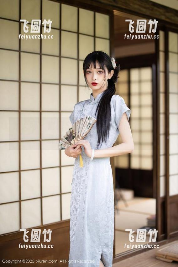 秀人网-娜露Selena 秀人网 - 娜露Selena短裙作品集:每一条都是她独特的烙印。