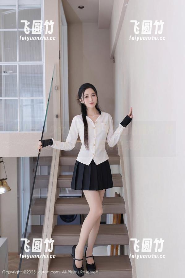 秀人网-少女心雪雪 秀人网 - 少女心雪雪带来的甜心照片,敢问吃着糖果的你看得出来么?