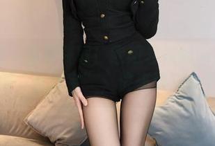 秀人网 - 免费获取！欧阳若依的网袜写真就像“捡到宝”，快来欣赏一下！