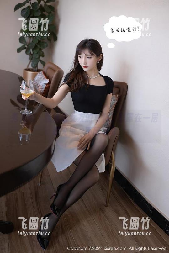 秀人网-蛋蛋宝 秀人网 - 蛋蛋宝女友的写真,笼罩在一层柔光里,不同寻常