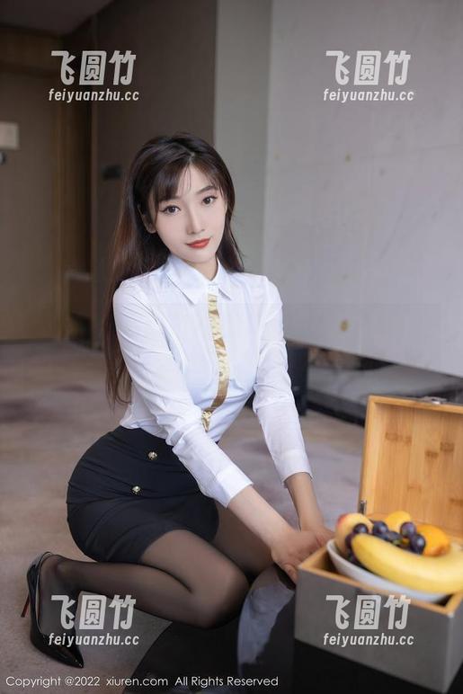 秀人网-袁圆 秀人网 - 袁圆在制服套图里的每一个眼神,都是一种默契的吸引。