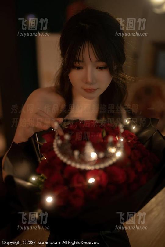 秀人网 - 作品集里的豆瓣酱黑丝美臀，一开始我只是在好奇，后来发现我自己掉入了陷阱…