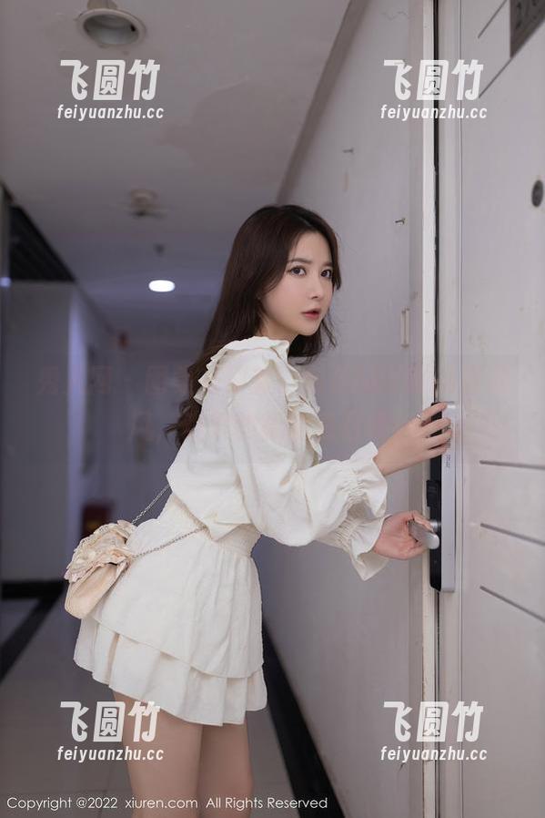 秀人网-金BABY吖 秀人网 - 图集在更新,金BABY吖的居家风,难得的松弛感召唤!