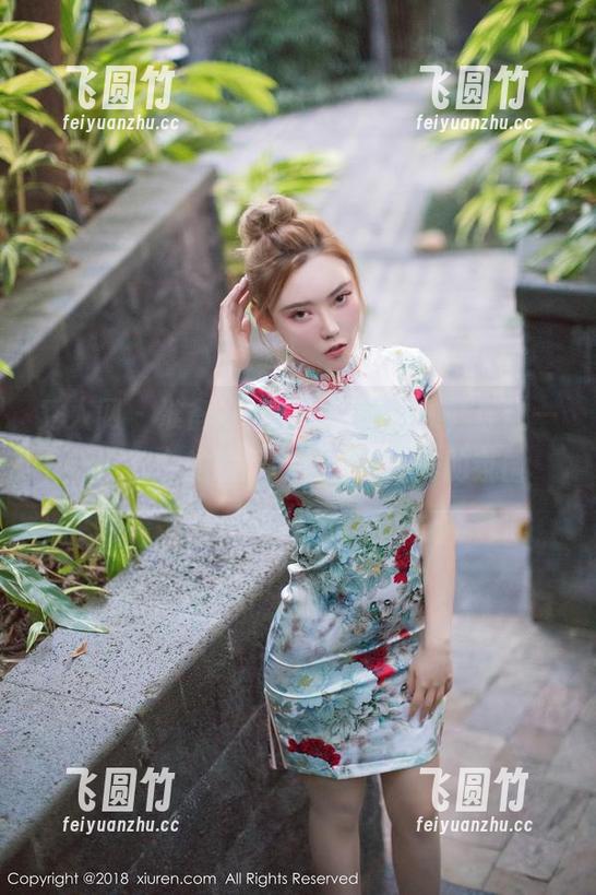 秀人网 - 准备好！阿汁镂空全集，你“一键下载”的瞬间，体会不一样的氛围