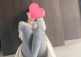 微密圈 - 资源匮乏？快来补充紫色哒豚豚的合集吧，尽情享受这些“剧情”！