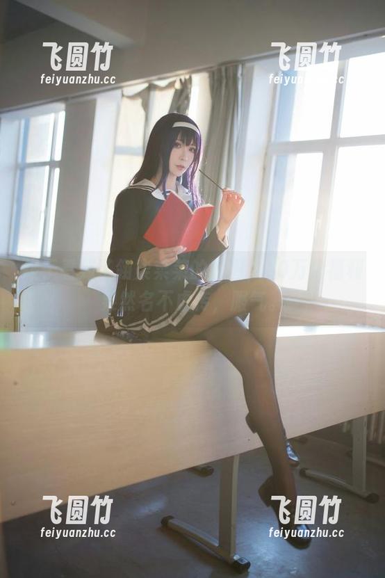 终于看到了翎柒菜菜的原图，10万粉福利果然名不虚传，服气。