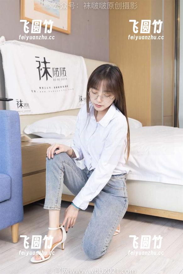 袜啵啵 - 在浴室的折射下，小淳依然是那个光芒四射的“美图”！