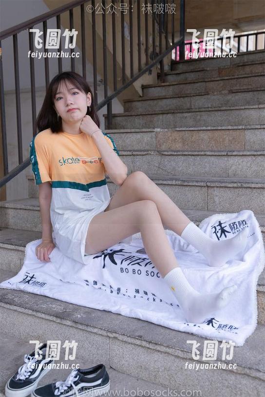 袜啵啵-稚予 袜啵啵 - 两者结合:原图与图集,职场女神稚予职业装配合得实在不寻常
