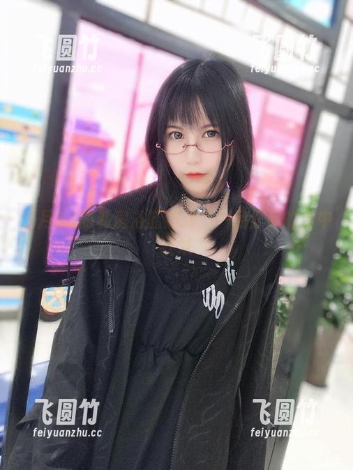 逐月Su的私房浴缸派对：一场作品的水中狂欢