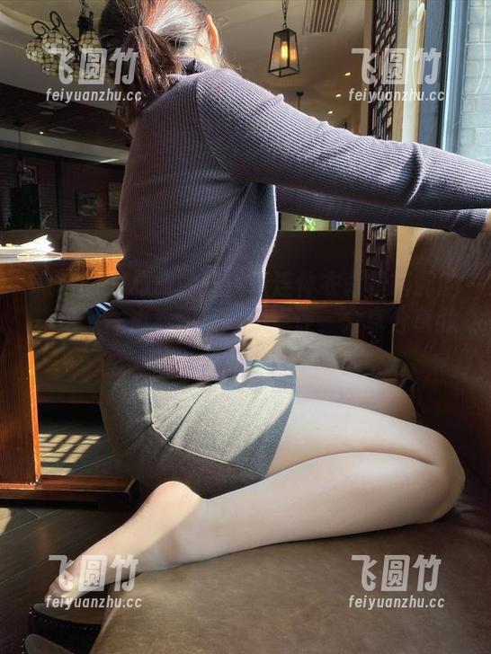 雅雅的气质呀 微密圈 - 雅雅的气质呀连体衣背景搭配的真绝,一边看图集一边点评,分享分享我的“专业”看法!