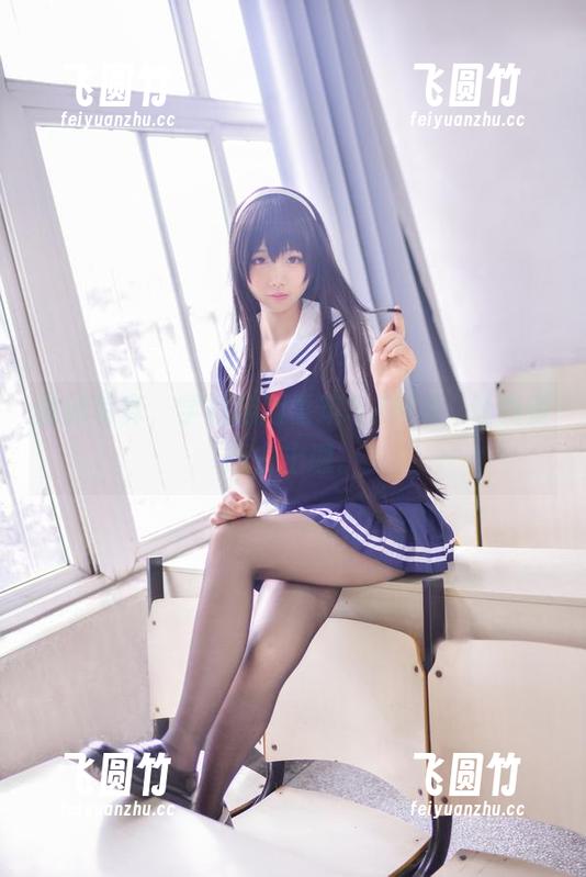 最新写真，学姐翻版雪琪SAMA，让我直想去上课。