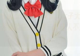 魔物喵nigisa的私房风景，女子大生在原图中不经意的迷离一瞥，真让人不知该想什么好。