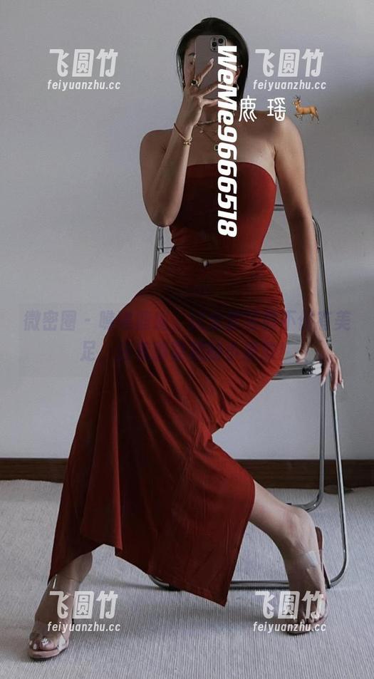 鹿瑶 微密圈 - 瞧瞧鹿瑶,这全套写真不仅有美足,还有那隐藏的小俏皮!